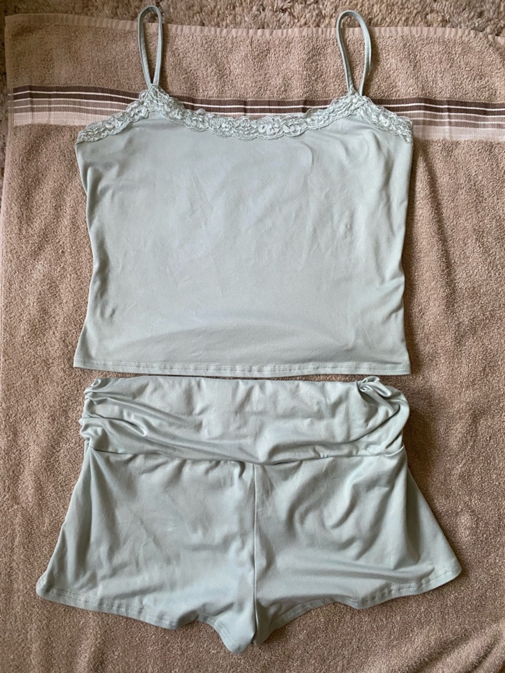 🥰 Cute 🥰 Women's Lace-Trim Cami & Fold-Over Lounge Shorts Set - Light Sage